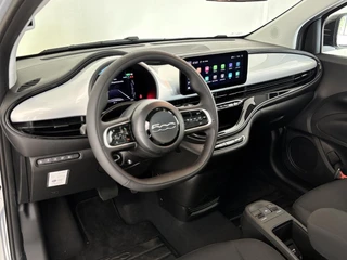 Fiat 500e La Prima 42 kWh | Panoramadak | Apple-Android | 8 Jaar Fabrieks-Garantie / 6