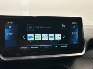 Peugeot e-2008 EV Allure Pack 50 kWh 3 FASE 92% SOH CAMERA ECC CRUISE CARPLAY NAVI LM. / 34