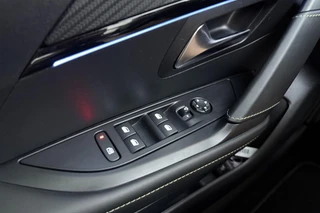 Peugeot 208 1.2 Hybrid 145 e-DCS6 GT | Stoelverwarming | Cruise control | Apple carplay/Android auto | Elek. verstelbare stoelen | Achteruitrijcamera | Kunstlederen/Alcantara bekleding | Massagefunctie | Stuurbediening / 19