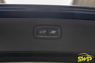 Volvo XC90 2.0 T8 Recharge AWD Ultimate Dark | Pano | Trekhaak zwenkbaar | Massage | Stoelventilatie | Harman Kardon | HUD | 4-zone | BLIS | ACC | Full option / 34