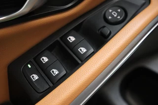 BMW 3 Serie Touring 320i High Executive M Sport Pakket Automaat  / Live Cockpit Professional / Leder / Achteruitrijcamera / DAB / Stoelverwarming / Hifi / Ambiance Verlichting / 18 Inch / LED / Chrome Line / Parkeersensoren voor+achter / Climate Control / 23