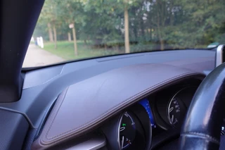 Toyota C-HR 1.8 Hybrid Executive  | Dealer onderhouden | NAVI | Camera | Trekhaak | Cruise control | / 40