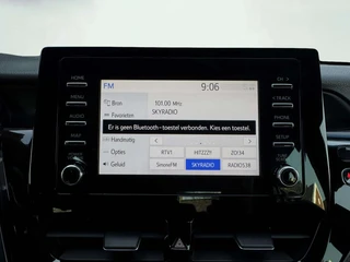 Toyota Camry 2.5 Hybrid Business Edition / 17