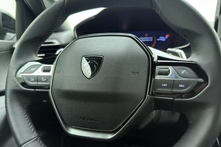 Peugeot 2008 1.2 Hybrid 145 Allure | Climate & Cruise Control | Parkeersensoren voor + achter | AppleCarplay/Android Auto | / 19