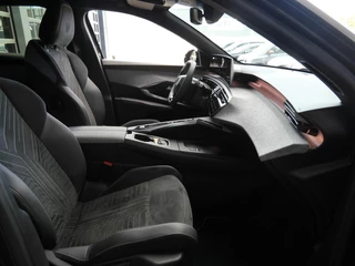Peugeot 3008 1.2 Hybrid 136 GT | Demo | Stoel en stuurverwarming | Led | Navigatie | Achteruitrijcamera | Keyless entry en start | Parkeersensoren voor en achter | Climate control | Adaptive cruise control / 16