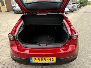 Mazda 3 2.0 e-SkyActiv-G M Hybrid Comfort  Navi, Camera, App Connect / 16