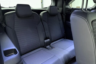 Peugeot 5008 1.2 Hybrid 145 GT 7p | Automaat | Elektr. achterklep | Stoel- & stuurverwarming | 7 Persoons | Adaptieve Cruise Control | Navigatie | Achteruitrijcamera / 17