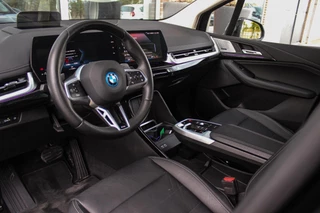 BMW 2-serie Active Tourer 230e xDrive Luxury Line | 1e eigenaar | BTW auto | Driving Assistant | Harman Kardon | 360 camera | Panoramadak | Head-up | M-sportstuur | Keyless entry / 13