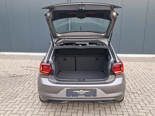 Volkswagen Polo 1.0 TSI Comfortline * Navigatiesysteem * 37.000KM! * Cruise control * LM Velgen * / 11