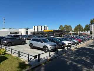 Jeep Avenger 1.2 Altitude 100 PK | Navigatie | Climate control | Camera | Parkeersensoren | Keyless | Lichtmetalen velgen | Parkeersensoren / 33