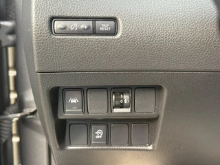 Nissan Qashqai 1.3 DIG-T N-Connecta 360 CAMERA - TREKHAAK - NAVI - STOELVERWARMING / 21