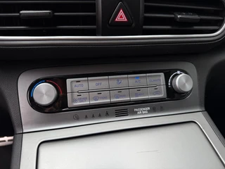 Hyundai Kona EV Fashion 64KWH Premium SOH 97 Navi Carplay Camera HUD / 38