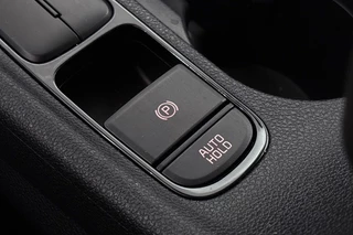 Kia Niro 1.6 GDi Hybrid DynamicLine Apple CarPlay Achteruitrijcamera Navigatie / 37