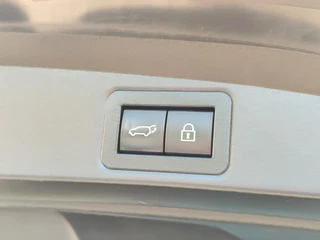 Toyota Corolla Touring Sports 1.8 Hybrid Style TREKHAAK BLIND SPOT STOEL/STUURVERW PARK-SENSOREN HEAD-UP EL-ACHTERKLEP APPLE/ANDROID 16'' LM-VELGEN AD-CRUISE CLIMA / 34
