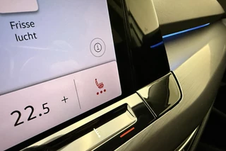 Volkswagen Golf 1.4 eHybrid Style 204pk | DSG | Trekhaak | Navigatie | Comfortstoel | Apple Carplay/Android Auto | Adapt. Cruise control | Climate control | LED koplampen / 35