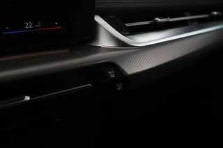 BMW iX1 eDrive20 67 kWh  M-sport, Stoelen, Virtual, Climate, / 34