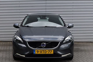 Volvo V40 1.6 T3 MOMENTUM NAVI / PDC / STOEL VERW. / TREKHAAK / 6