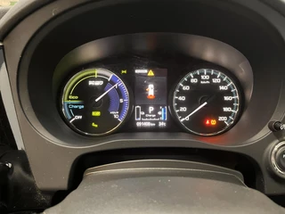 Mitsubishi Outlander 2.4 PHEV Intense+ Automaat / Luxe Lederen bekleding / elektrische kofferklep / Trekhaak / Achteruitrijcamera / 12