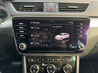 Škoda Superb Combi 1.4 TSI iV AUTOMAAT * Navigatiesysteem * ParkeerCamera * Elek. achterklep * / 28