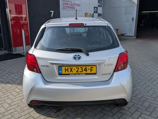 Toyota Yaris 1.5 Hybrid Aspiration / 14