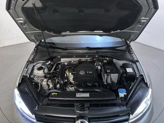 Volkswagen Golf Variant 1.0 TSI DSG Highline Business R LED Panoramadak Stoelverwarming Navigatie Parkeersensoren / 17