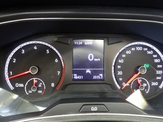 Volkswagen T-Roc 1.5 TSI 150pk 7-DSG R-line / 30