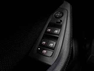BMW 1-Serie 118i Aut. Intro Sport Line VOL LEER/NAVI/CAMERA/LED/18"LMV! / 21