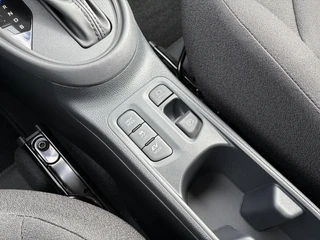 Toyota Aygo X HYBRID 115 PLAY NIEUW & DIRECT LEVERBAAR!!! APPLE/ANDROID CLIMA AD-CRUISE CAMERA 17" LM-VELGEN / 21