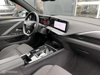 Opel Astra Sports Tourer 1.2 Turbo Hybrid GS 136 PK  AGR/NAV / 12