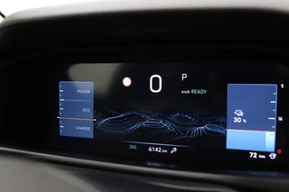 Jeep Avenger Altitude 54 kWh | Adaptive Cruise control | Climate control | Camera | 18" Lichtmetalen velgen | Getint glas | Keyless | Bluetooth | Draadloze telefoonlader / 34