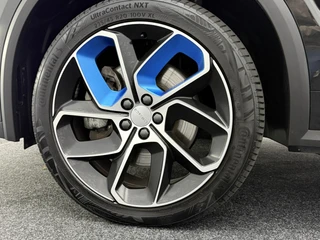 Lynk & Co 01 1.5 Plug-in Hybrid 262PK | Origineel NL Panoramadak | Infinity Audio | 360 Camera / 19