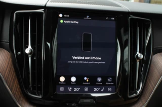 Volvo XC60 2.0 T6 PHEV Long range AWD Ultimate Dark|Luchtvering|Massage|Stoel+stuurverwarming|stoelverkoeling|HUD|Pano|Pilot assist| / 50