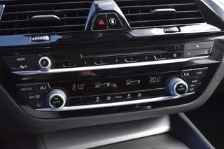 BMW 5 Series TOURING 530I AUT. 252PK EXECUTIVE El. A-KLEP / PDC V+A / 18 LM. VELGEN / 26