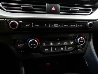 Kia Niro 1.6 GDi Hybrid 141pk DCT6 DynamicLine / 29