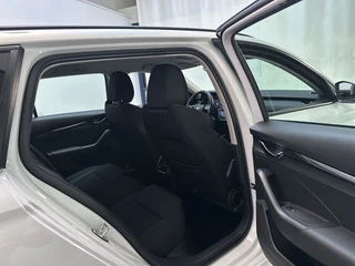Skoda Octavia Combi 1.0 e-TSI DSG Business Edition Navigatie App-Connect DAB+ Parkeersensoren / 18