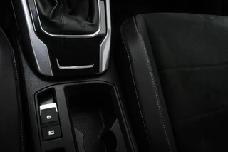 Volkswagen T-Roc 1.5 TSI Style | IQ LIGHT | STOELVERWARMING | CLIMA | APP CONNECT | DAB | PDC / 39
