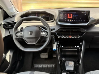 Peugeot 208 1.2 Hybrid 110 e-DCS6 Allure / 18