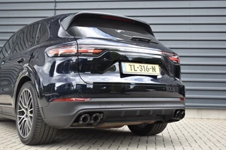 Porsche Cayenne 3.0 E-Hybrid Sport Chrono  | Pano | Trekhaak | 360 Camera | Bose | Stuurverwarming | Luchtvering | Orig. NL | / 41