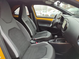 Toyota Aygo X HYBRID 115 GR-SPORT JBL-AUDIO 18''LM-VELGEN KEYLESS PARK-SENSOREN STOELVERW NAVI CLIMA AD-CRUISE / 23