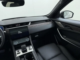 Jaguar F-PACE 2.0 P400e PHEV HSE VAN: 40.900,- VOOR: 38.877,- UW VOORDEEL: 2.023,- RIJKLAARPRIJS INCL 12 MND BOVAG GARANTIE| PANORAMA DAK | EL.STOELEN MET GEHEUGEN | HEAD UP | STOEL + STUUR VERWARMING | LEDER| 360 CAMERA / 32