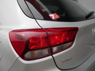 Kia Rio 1.0 TGDI Design Edition NL auto| 1e eigenaar| Dealer onderhouden| Camera / 26