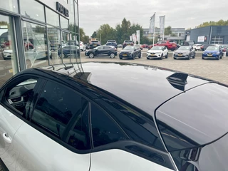 Renault Captur 1.6 E-Tech Full Hybrid 145 Techno  | Stoel+Stuurverwarming | Climate Control | Draadloze Telefoonlader | Camera + Sensoren | Two-Tone | Apple CarPlay/Android Auto / 46
