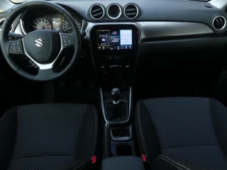 Suzuki Vitara 1.4 Boosterjet Smart Hybrid Select Nieuwe auto! € 1.850,- korting. 10 jAAR GARANTIE! Apple Carpl/Andr Auto, Cruise & Climate Control, Camera / 8