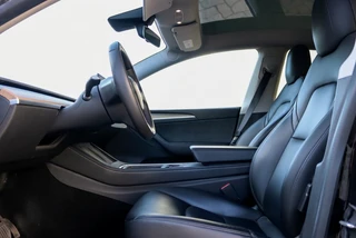 Tesla Model Y Long Range AWD 75kWh Full Self Driving 93% SOH l Warmtepomp l Trekhaak afneembaar / 12