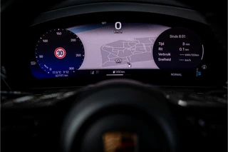 Porsche Macan 4 100 kWh  Pano Luchtvering Sport Chrono Matrix Passenger Display / 22