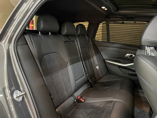 BMW 3-serie Touring 330e M-Sport Pro | LCI | Dravitgrau | 292PK | Plug-in Hybrid |Carplay | 19” | Harman Kardon | Trekhaak / 26
