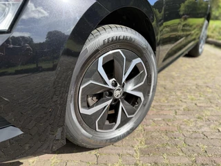 Skoda Kamiq 1.0 TSI Sport Business | BlackLine | DSG | 48.000KM | Trekhaak | / 2