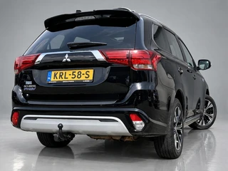Mitsubishi Outlander 2.4 PHEV Intense+ 4WD 225 pk AUT. | 1e eigenaar | navigatie | trekhaak | elektr. v. stoel | carplay | alcantara / 6