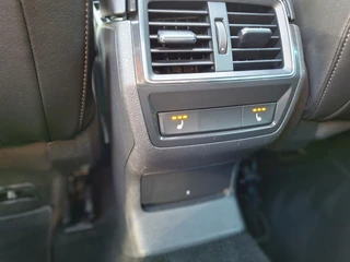 Škoda Karoq 1.5 TSI ACT Style Pano 360° Carplay Trekhaak Business Sportline / 24