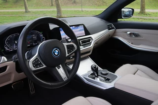 BMW 3 Serie Touring 330e M-Sport Shadow Line  Pano/Laser LED/Leder/360/Keyless/Headup/ACC/Dodehoek / 11